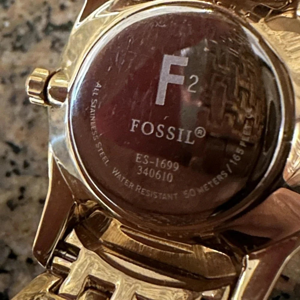 VTG Fossil F2 Watch Womens Gold Tone Crystal MOP Dial Quartz ES-1699‎ W Tin Box